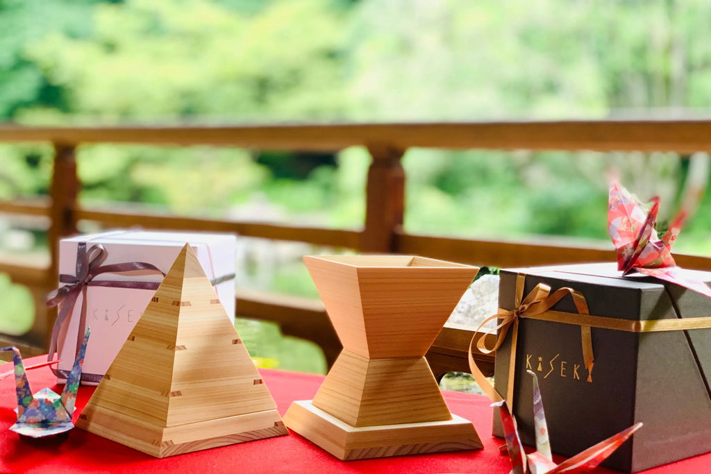 形を変える、檜のアート。「KiSEKI」が注ぐ、驚きと感動の酒器体験