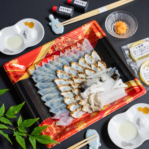 成城ふぐアトリエ |とらふぐ刺身・真ふぐ焼霜刺身二種盛り合わせ