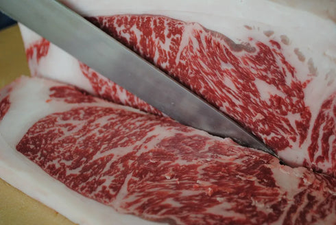 ノベルズ|十勝ハーブ牛サーロインブロック(1kg)