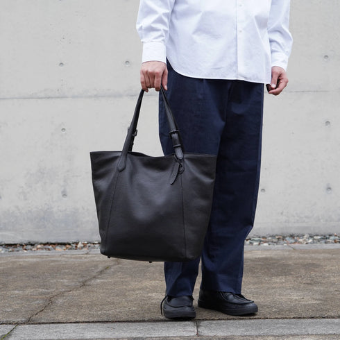 フェティア|シュリンクレザー 縦型トートバッグ F23-101 【入荷は12/11以降】