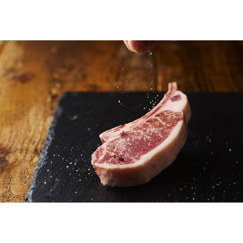 イベリコ屋|トリュフ塩で食べるイベリコ豚骨付きステーキ