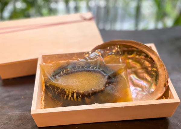 お料理佐藤｜天然鮑の柔らか蒸し100g前後