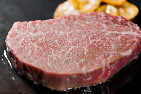 MEAT PLUS｜【A4~A5】九州産黒毛和牛ヒレステーキ （300g・450g・600g）