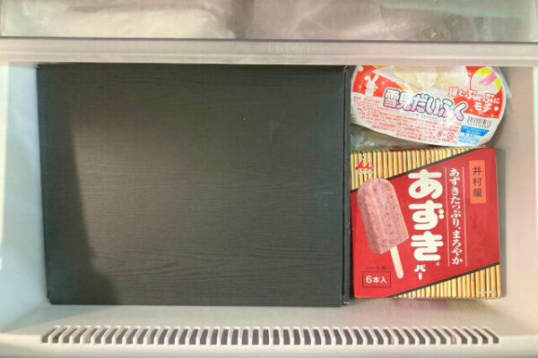 幻のハンバーグを外箱ごと冷凍庫に入れてみた